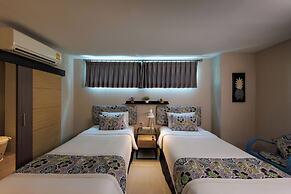 Chala Number 2 Art and Gallery House