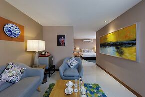 Chala Number 2 Art and Gallery House