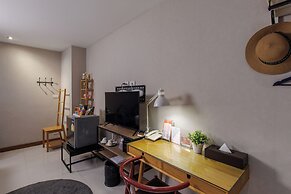 Chala Number 2 Art and Gallery House