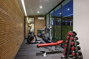 Chala Number 2 Art and Gallery House