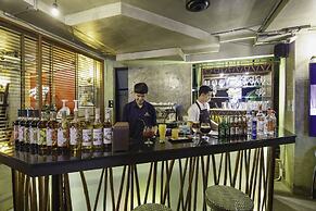 Chala Number 2 Art and Gallery House