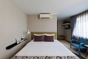 Chala Number 2 Art and Gallery House