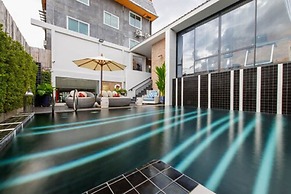 Chala Number 2 Art and Gallery House