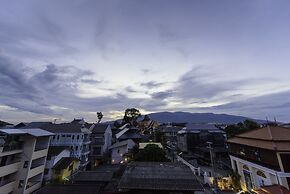 Chala Number 2 Art and Gallery House