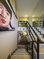 Chala Number 2 Art and Gallery House