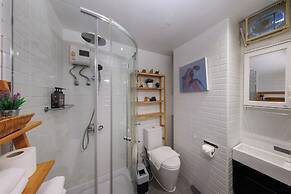 Chala Number 2 Art and Gallery House