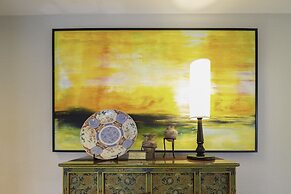 Chala Number 2 Art and Gallery House