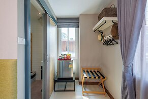 Chala Number 2 Art and Gallery House