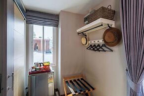 Chala Number 2 Art and Gallery House