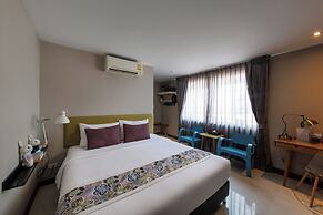 Chala Number 2 Art and Gallery House