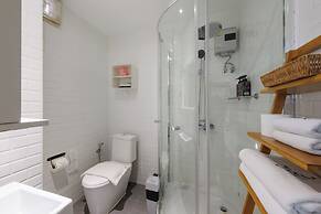 Chala Number 2 Art and Gallery House