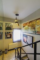 Chala Number 2 Art and Gallery House