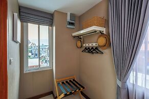 Chala Number 2 Art and Gallery House