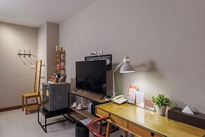 Chala Number 2 Art and Gallery House