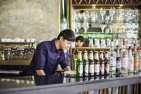 Chala Number 2 Art and Gallery House