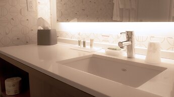 Holiday Inn & Suites Philadelphia W - Drexel Hill by IHG