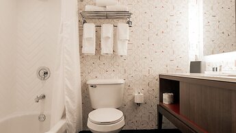 Holiday Inn & Suites Philadelphia W - Drexel Hill by IHG