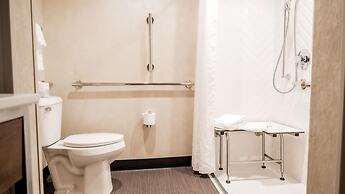 Holiday Inn & Suites Philadelphia W - Drexel Hill by IHG