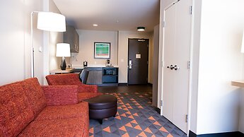 Holiday Inn & Suites Philadelphia W - Drexel Hill by IHG
