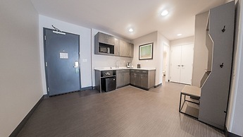 Holiday Inn & Suites Philadelphia W - Drexel Hill by IHG