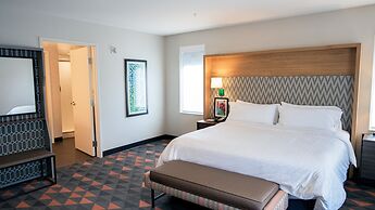 Holiday Inn & Suites Philadelphia W - Drexel Hill by IHG