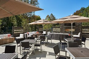 Holiday Inn & Suites Philadelphia W - Drexel Hill by IHG