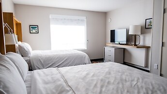 Holiday Inn & Suites Philadelphia W - Drexel Hill by IHG