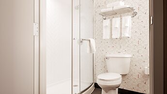 Holiday Inn & Suites Philadelphia W - Drexel Hill by IHG