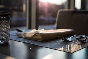 Holiday Inn & Suites Philadelphia W - Drexel Hill by IHG