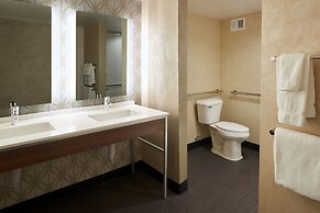 Holiday Inn & Suites Philadelphia W - Drexel Hill by IHG