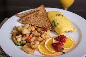 Holiday Inn & Suites Philadelphia W - Drexel Hill by IHG