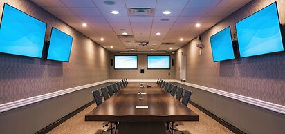 Holiday Inn & Suites Philadelphia W - Drexel Hill by IHG