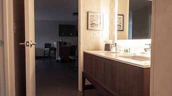 Holiday Inn & Suites Philadelphia W - Drexel Hill by IHG