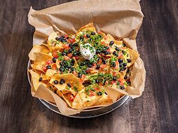 Holiday Inn & Suites Philadelphia W - Drexel Hill by IHG