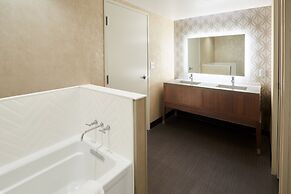 Holiday Inn & Suites Philadelphia W - Drexel Hill by IHG