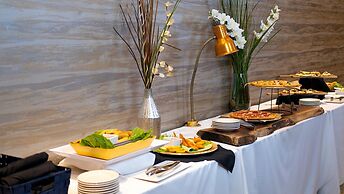 Holiday Inn & Suites Philadelphia W - Drexel Hill by IHG