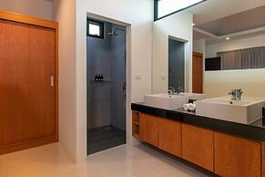 Thai-Themed 3BR Boutique Villa by Intira