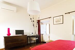 Spanish Steps Studio Apartment