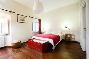 Spanish Steps Studio Apartment