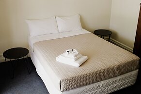 The Australian Hotel St George