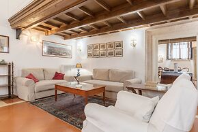 Campitelli Fascinating Apartment