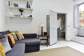 Monti Secret Garden Apartment