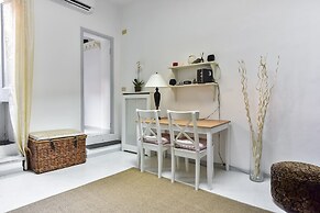 Monti Secret Garden Apartment