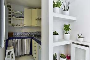 Monti Secret Garden Apartment