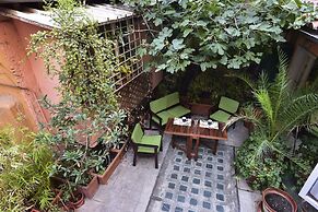 Monti Secret Garden Apartment