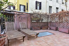 Monti Secret Garden Apartment
