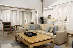 Cesme Marina Konukevi