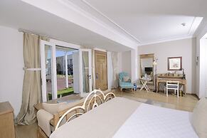 Cesme Marina Konukevi