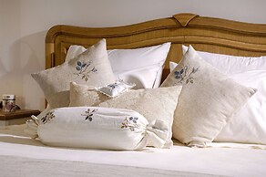 Cesme Marina Konukevi