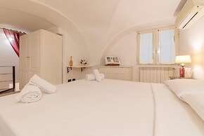 Sweet Suite near Pantheon